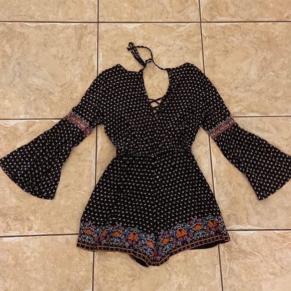 Short romper - Picture 1 of 4